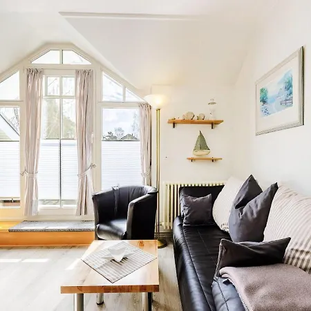 Komfortplus Mit 1 Schlafzimmer Und Balkon Im Dachgeschoss 196 *